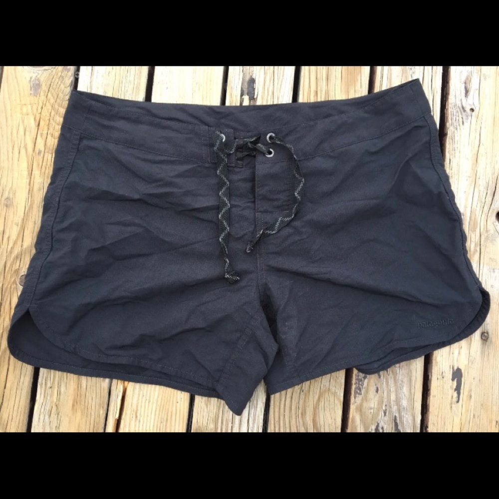 Womens patagonia shorts black size 10